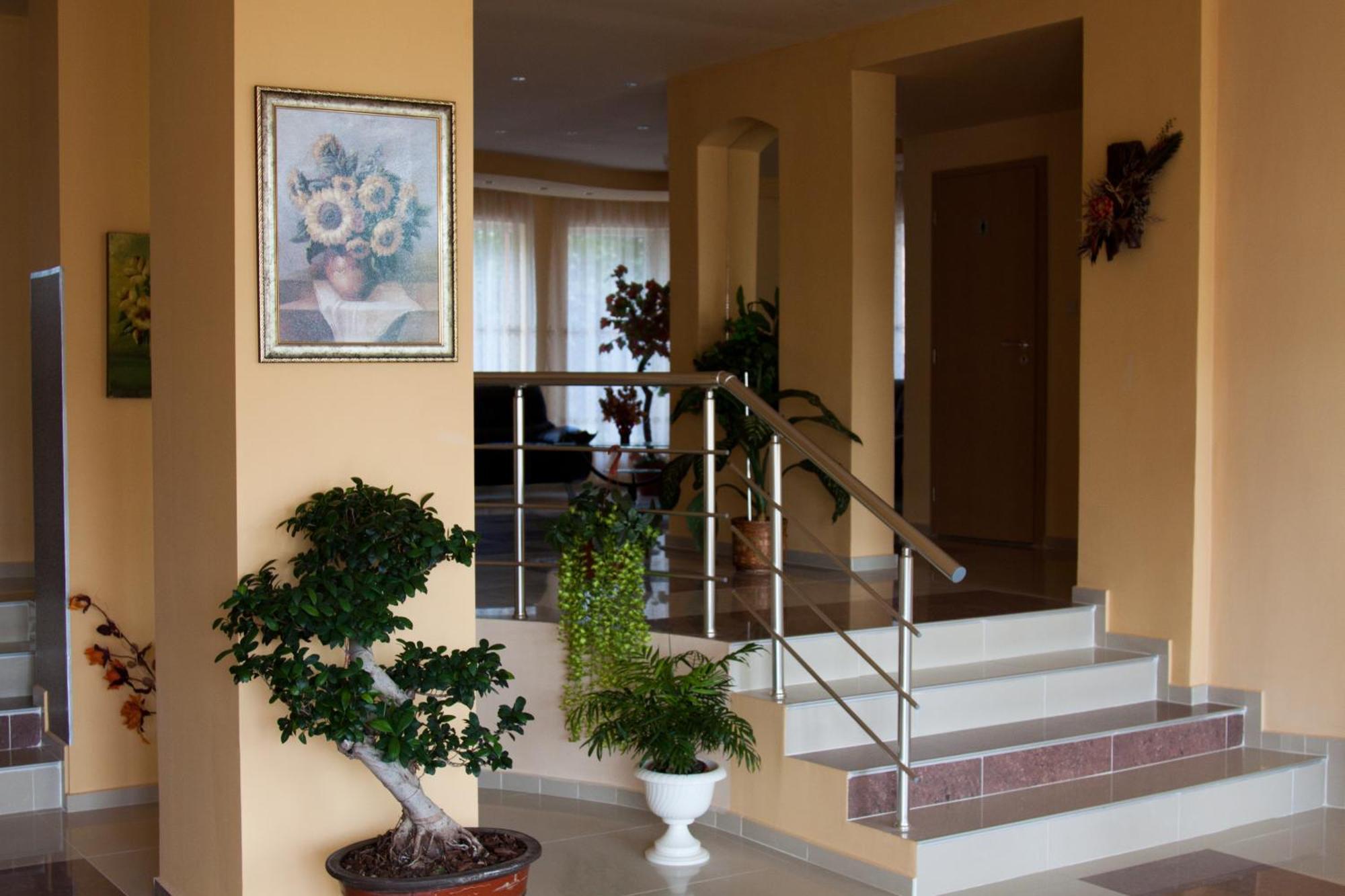 Family Hotel Mimosa Tsarevo Exterior foto