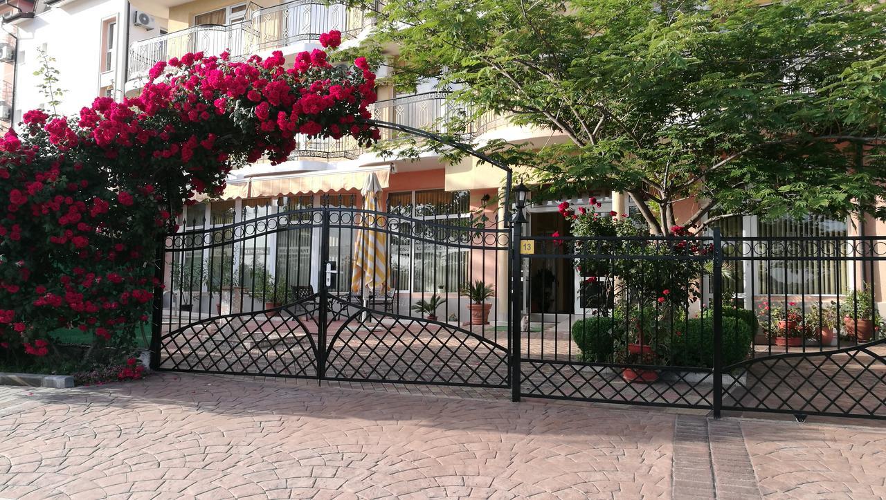 Family Hotel Mimosa Tsarevo Exterior foto